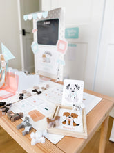 Load image into Gallery viewer, Vet Clinic Dramatic Play