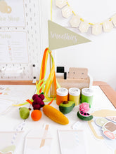 Load image into Gallery viewer, Smoothie Shop Dramatic Play Kit