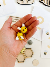 Load image into Gallery viewer, Bee Counting Play Tray Sensory Kit