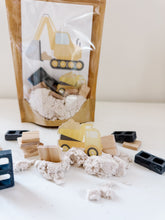 Load image into Gallery viewer, Construction Sensory Kit