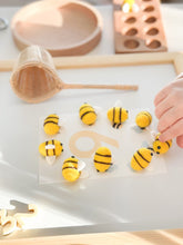 Load image into Gallery viewer, Bee Counting Sensory Kit