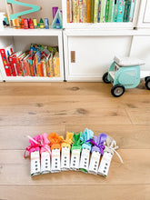 Load image into Gallery viewer, Snowman Classroom Favors