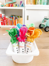 Load image into Gallery viewer, Snowman Classroom Favors